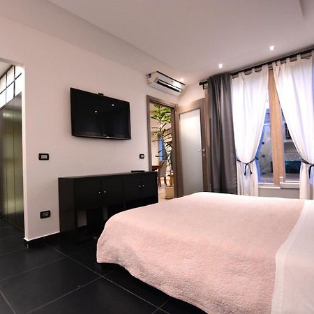 סירמיונה Suite Mimosa Con Piscina - Affitti Brevi Italia מראה חיצוני תמונה